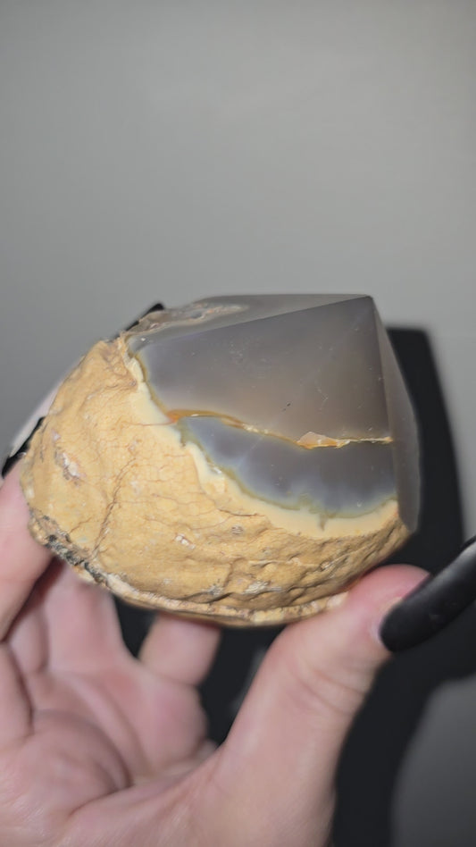 Agate Crystal Point | Stability, Balance & Gentle Grounding