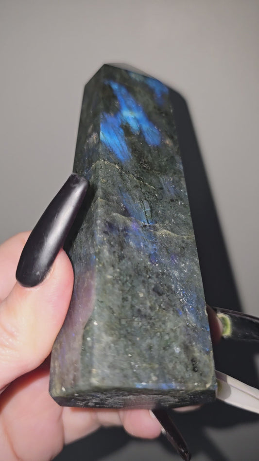 Labradorite Tower | Intuition, Transformation & Hidden Potential