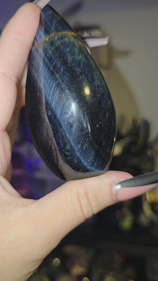 Blue Tigers Eye Freeform