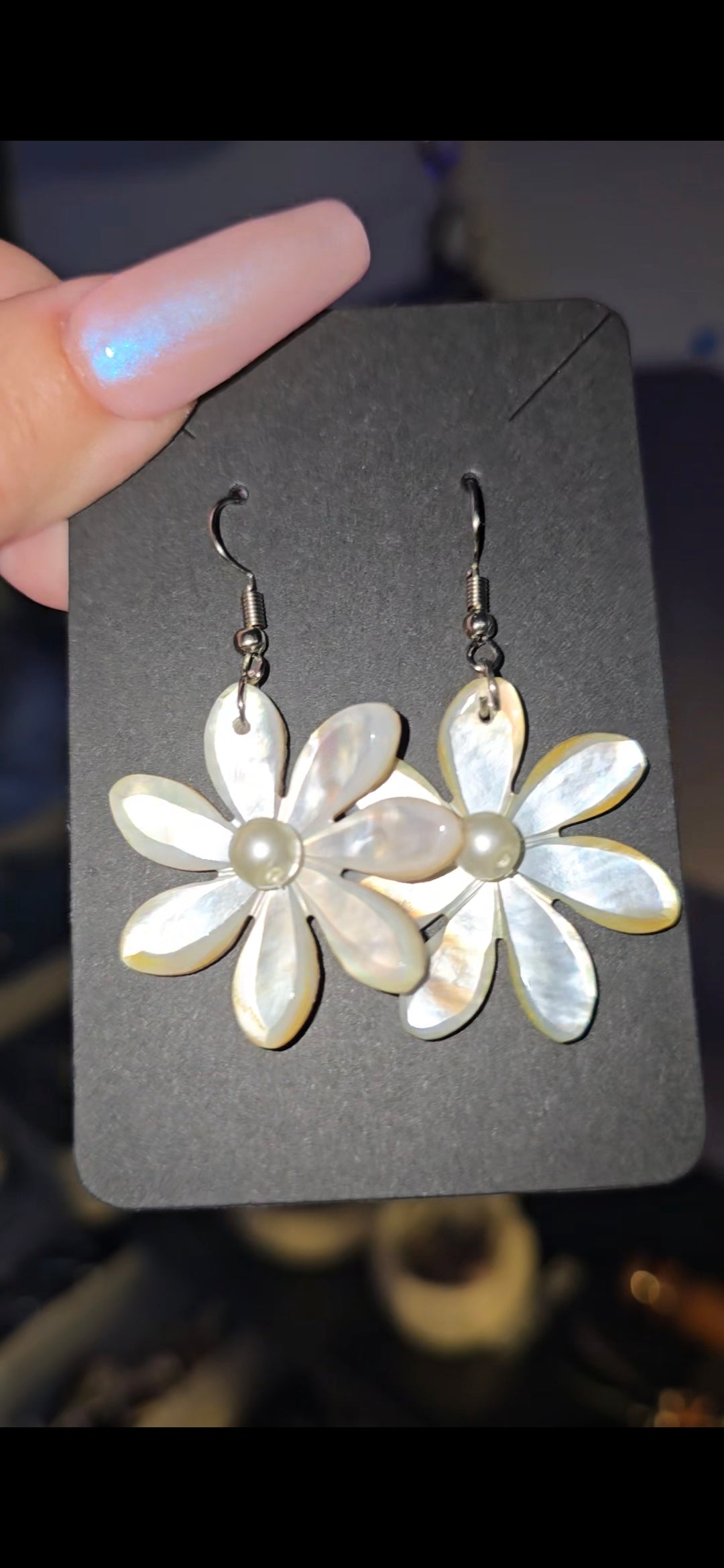 Mother of Pearl Daisy Earrings | Floral Shell Earrings