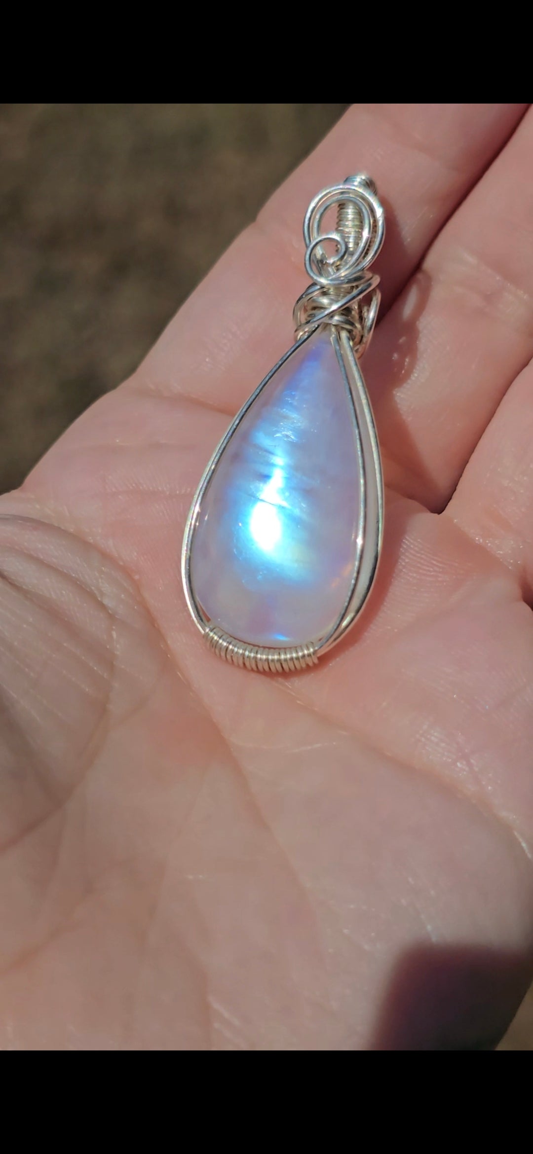 Blue Flash Moonstone Pendant | Intuition & New Beginnings