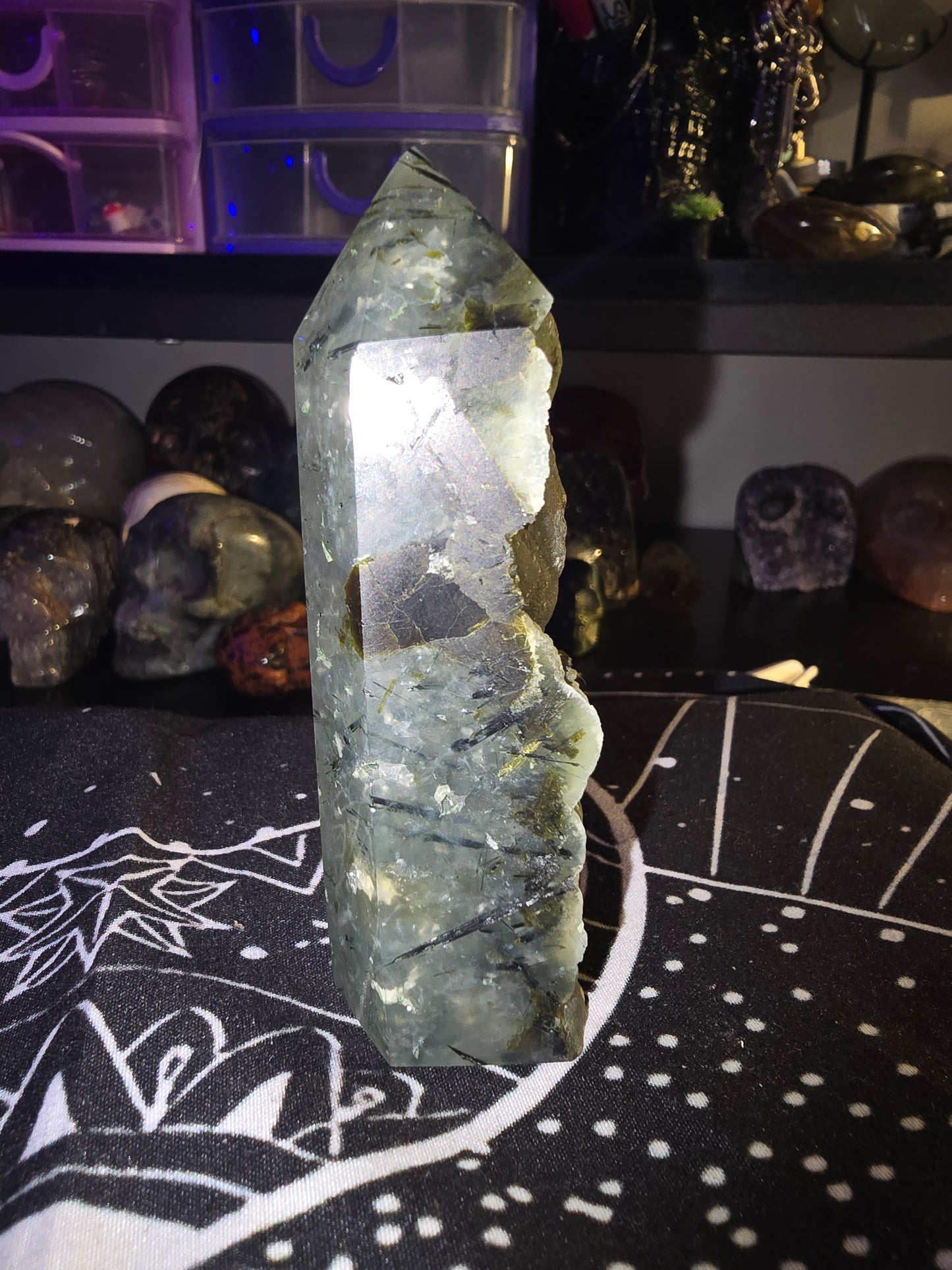 Prehenite Epidote Half Raw Tower