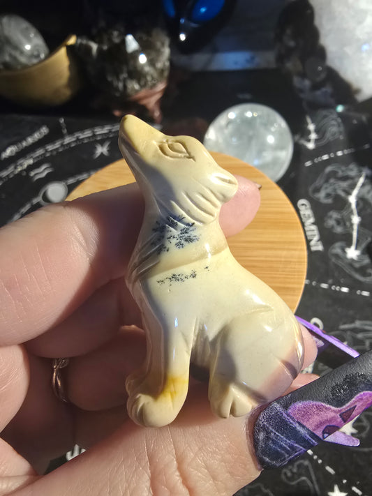 Mookaite Wolf with Dendrites