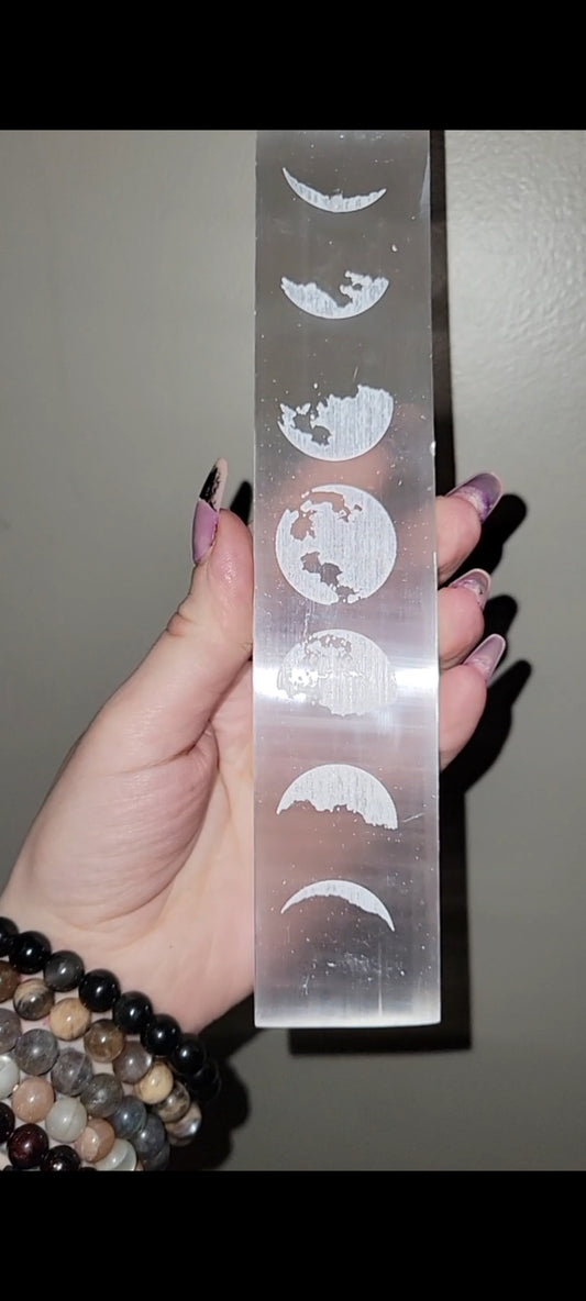 Moon phase selenite charging bar