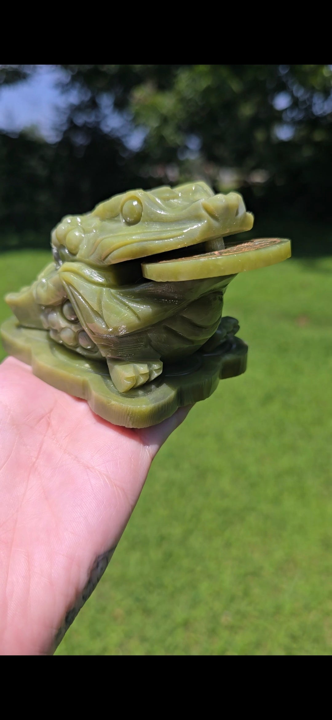 Jade Lucky Money Toad with Shining Coin | Feng Shui Decor