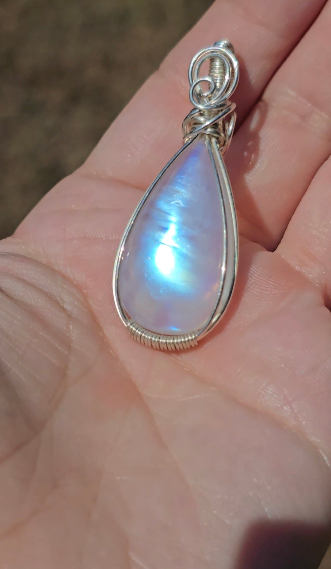 Blue Flash Moonstone Pendant | Intuition & New Beginnings