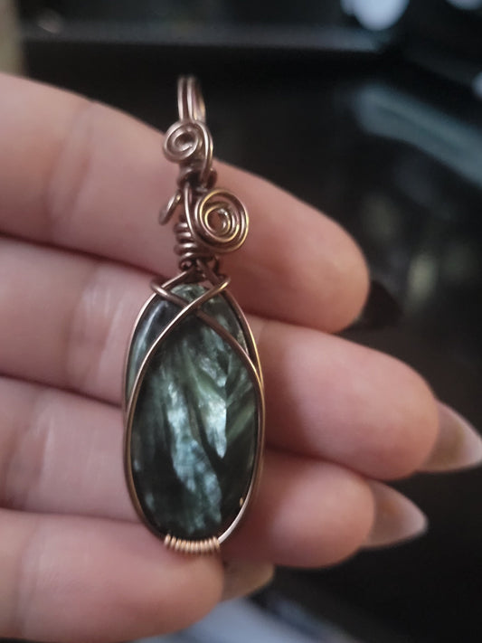 Seraphinite wrapped Pendant